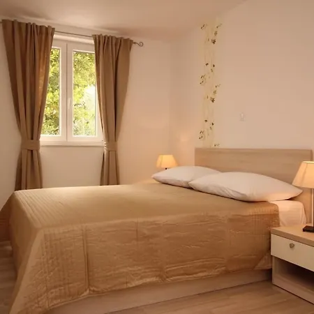 Gorica Ii A2-2 Br-1 By Interhome * Baška