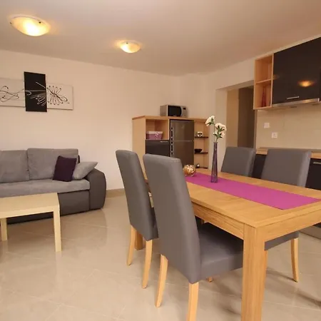 Gorica Ii A2-2 Br-1 By Interhome Baška